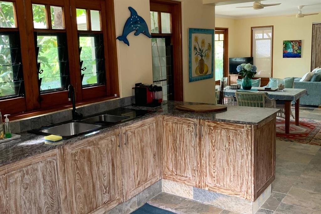 Beachfront Dolphin Cabin Oak Beach 외부 사진