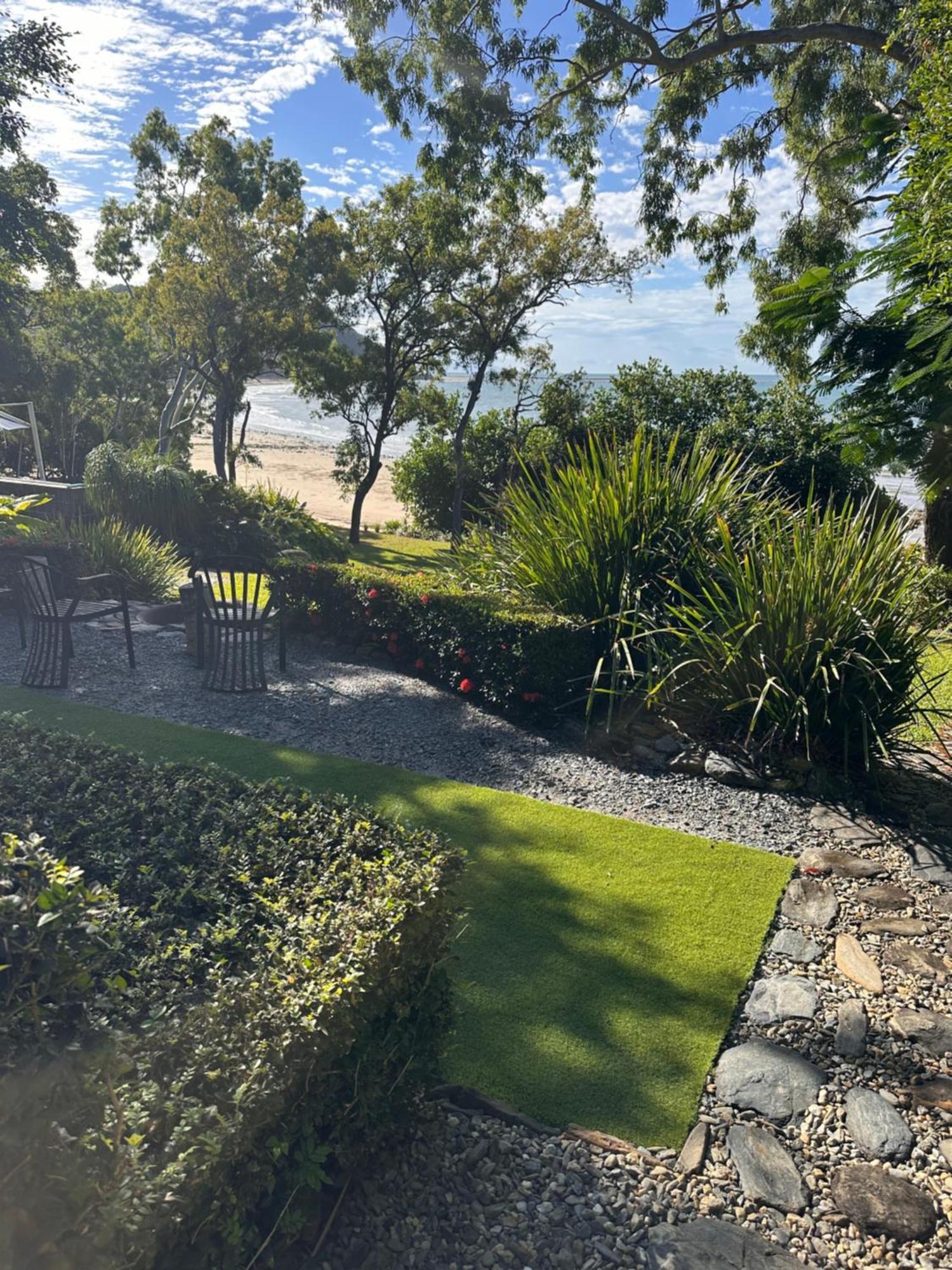 Beachfront Dolphin Cabin Oak Beach 외부 사진